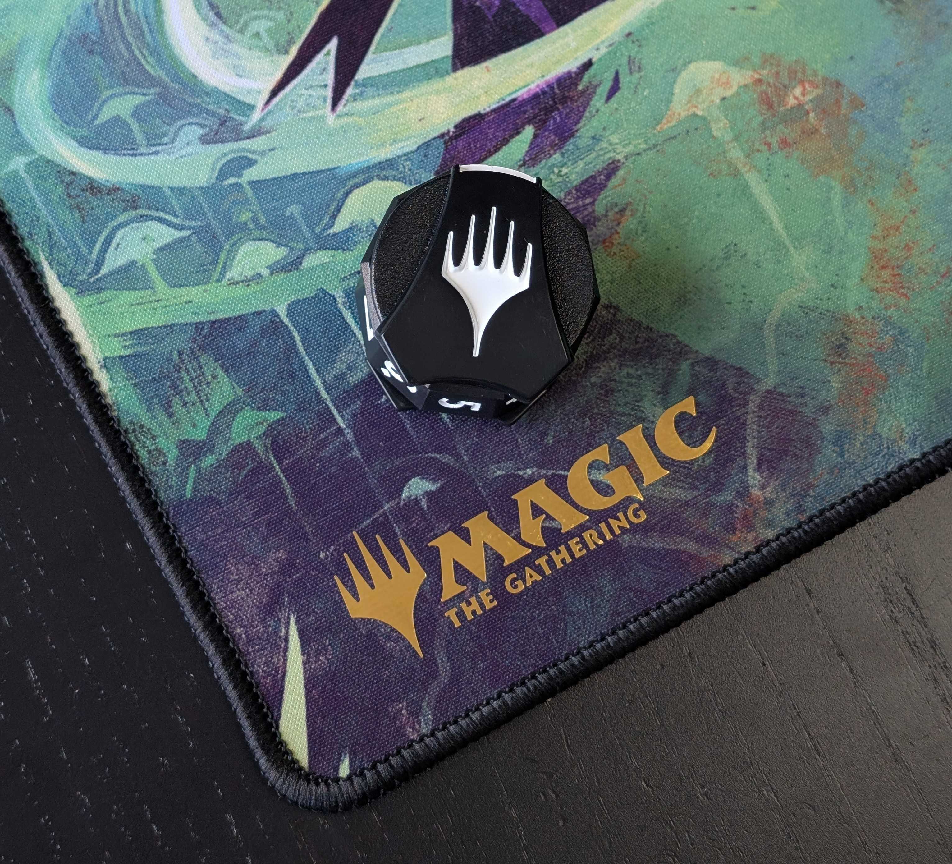 Magic the Gathering: Click Wheel Life Counter - Foundations (Black/White)